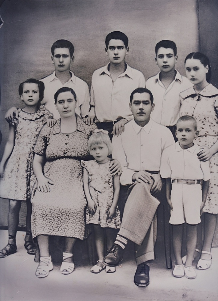 kapanikas family